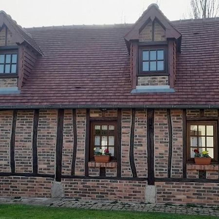 Le Petit Gite De La Varenne Saint-Hellier Bagian luar foto