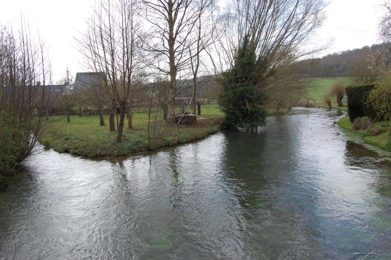 Le Petit Gite De La Varenne Saint-Hellier Bagian luar foto