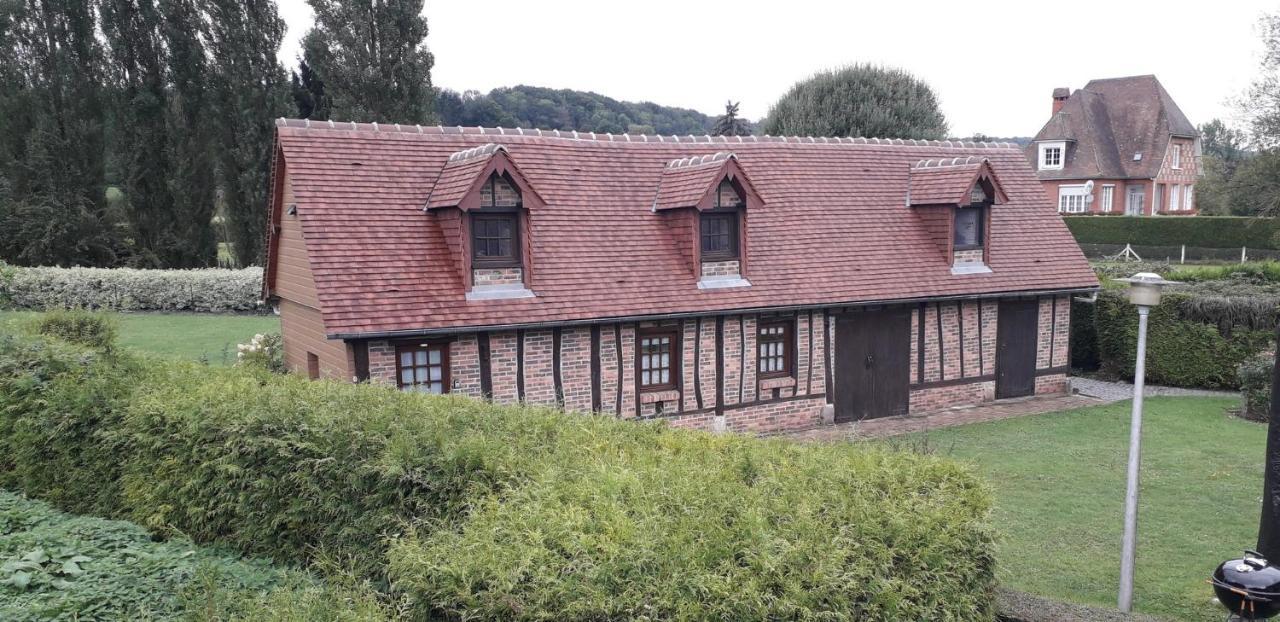 Le Petit Gite De La Varenne Saint-Hellier Bagian luar foto